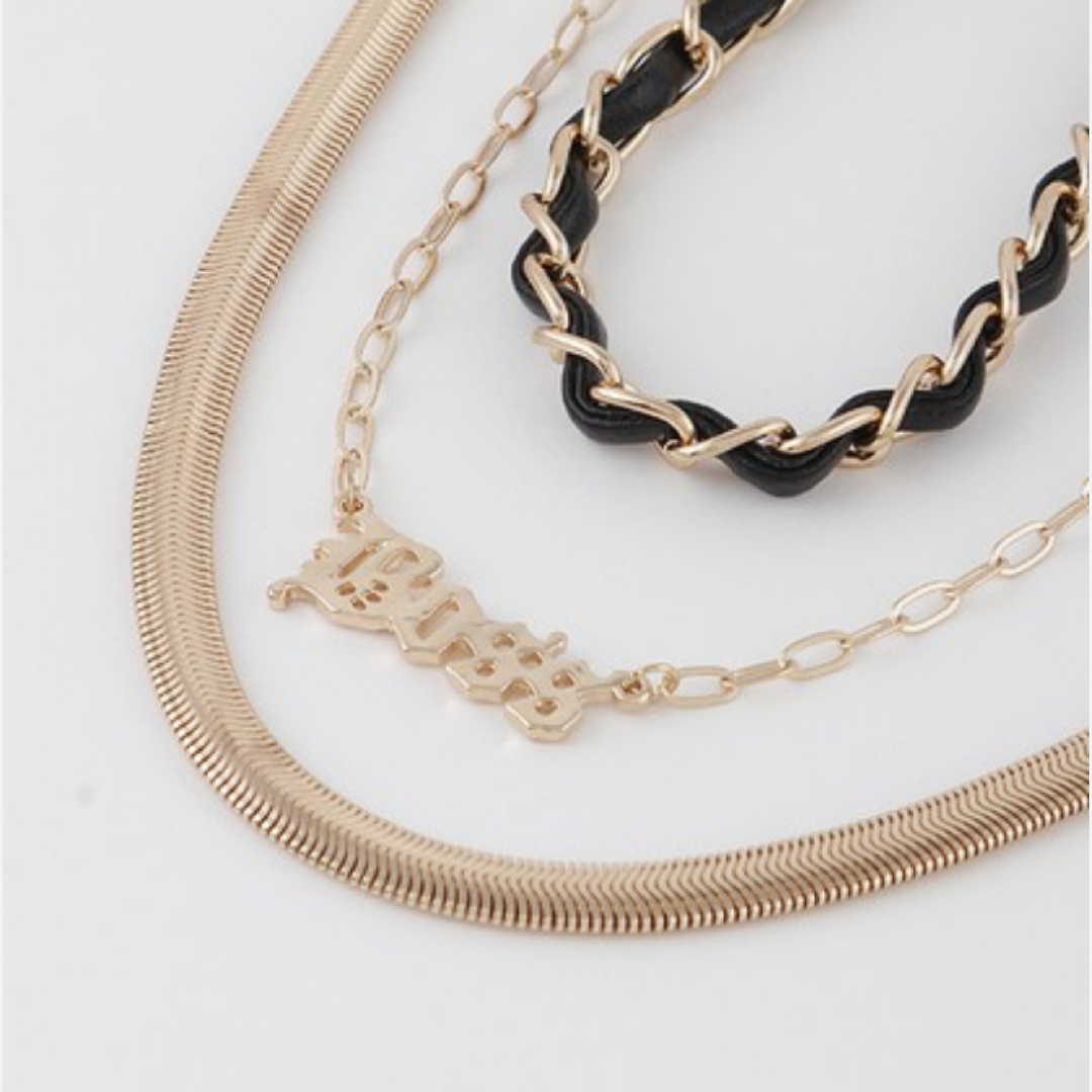 BOSS BABE NECKLACE